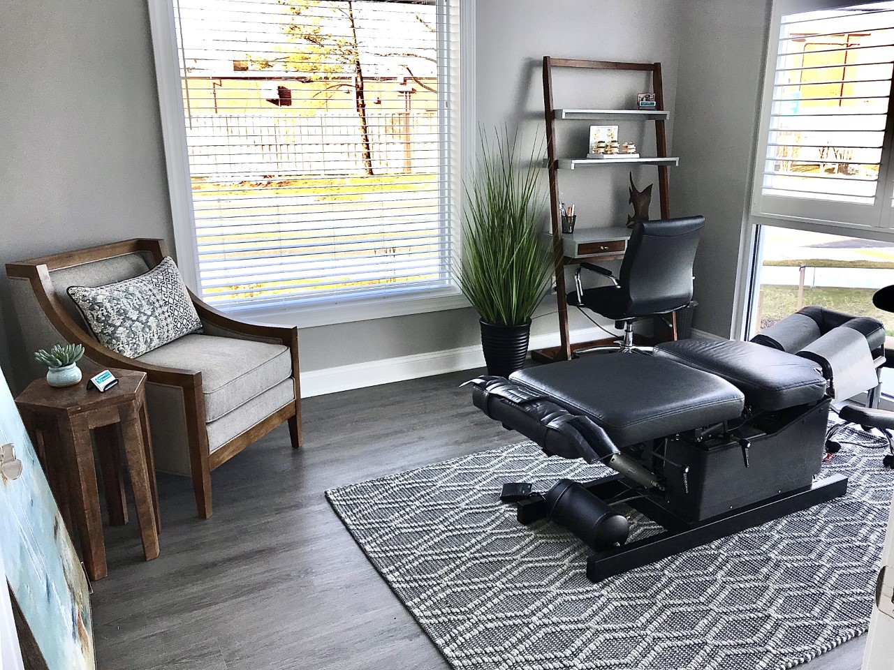 treatment room at Kent Island Chiropractic